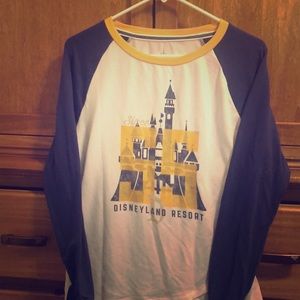 Medium Disneyland long sleeved tee